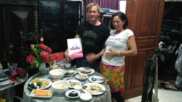 Jhon dan Lisa Kenyang
